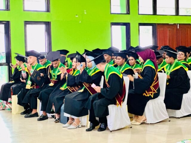 100 Sarjana Terapan Polbangtan Manokwari Diwisuda, Kementan Dorong Alumni Perkuat Swasembada Pangan di Tanah Papua 100 Sarjana Terapan Polbangtan Manokwari Diwisuda, Kementan Dorong Alumni Perkuat Swasembada Pangan di Tanah Papua
